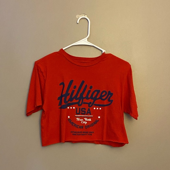 Tommy Hilfiger Tops - 🔥Tommy Hilfiger crop top🔥